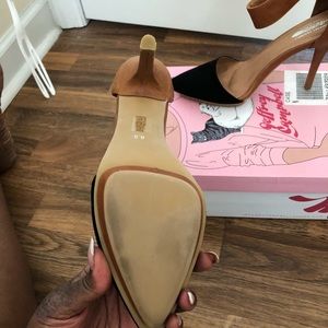 Pointed toe ankle strap